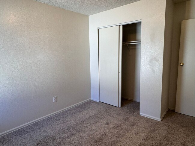 Building Photo - Cute 2 Story, 3Bed, 1.5Bath Townhouse in Grand Junction!!!!