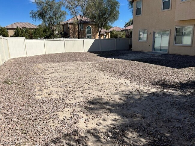 Building Photo - 1712 Newquay Commons Ave