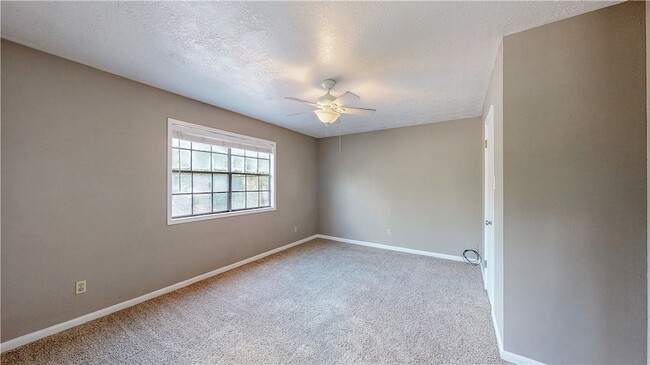 Building Photo - 1304 Merry Oaks Dr