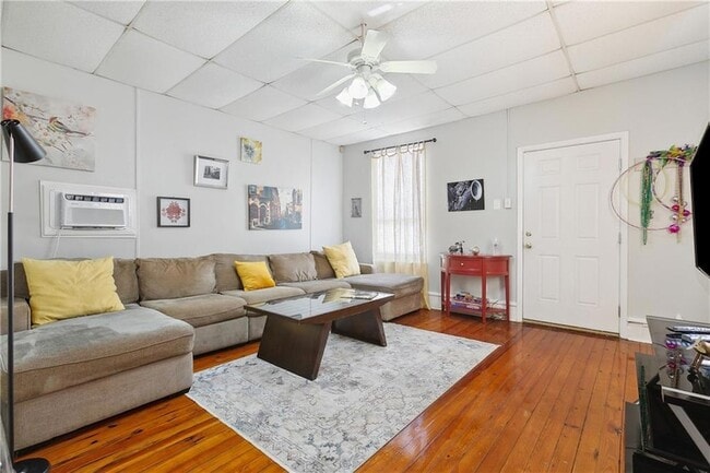 Building Photo - 915 N Tonti St