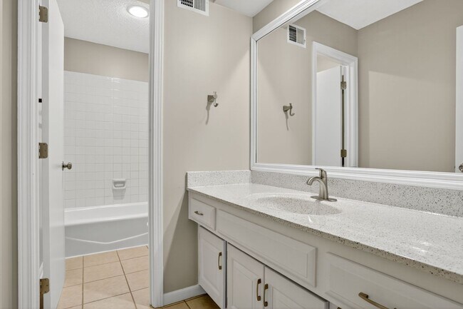 Building Photo - Your Beautifully Remodeled 3BR/2.5BA Townh...