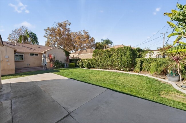 Building Photo - Beautifully Remodeled 3-Bedroom Home in Pr...