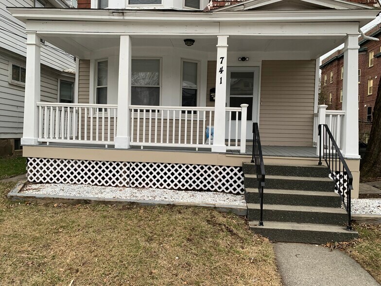 Building Photo - 741 Myrtle Ave