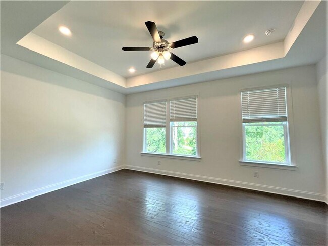 Building Photo - 6523 Beacon Dr