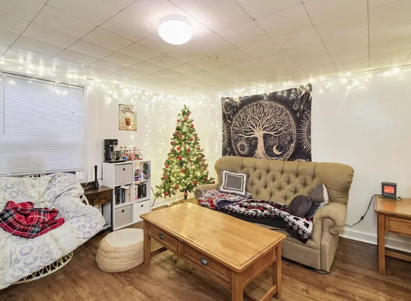 Building Photo - 720 E Ludington Ave