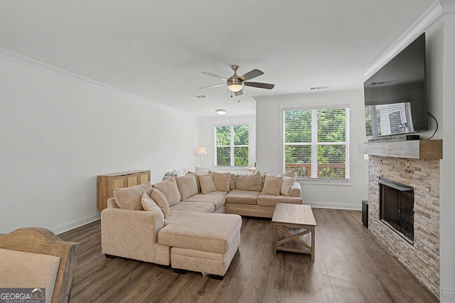 Building Photo - 847 Angora Aly