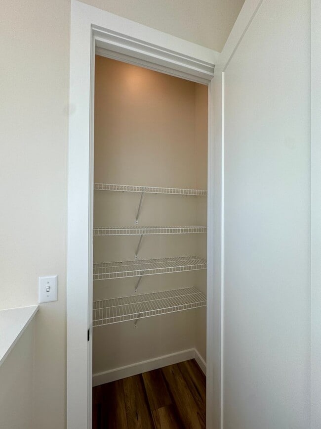 Building Photo - 1865 Zeta Way