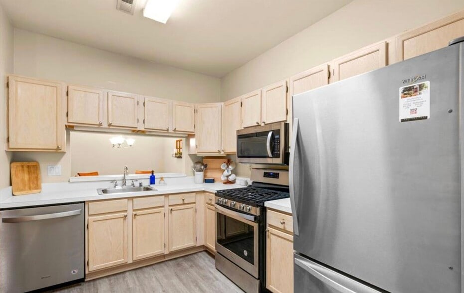 Building Photo - 9119 Groffs Mill Dr