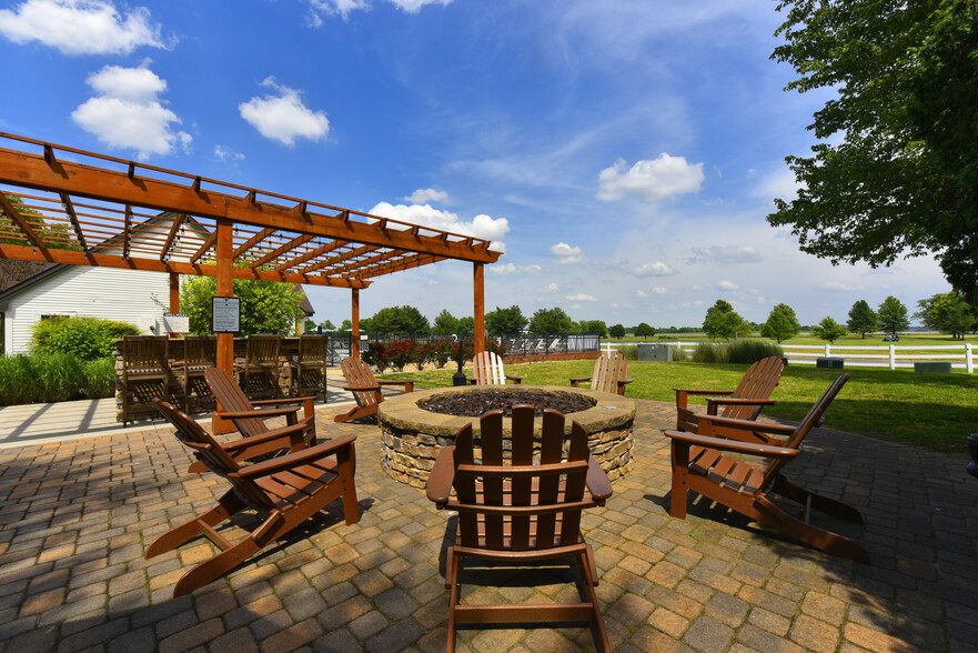 Fire Pit & Grilling Area - Fairways at Hartland