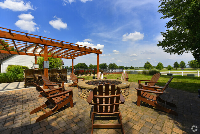 Fire Pit & Grilling Area - Fairways at Hartland