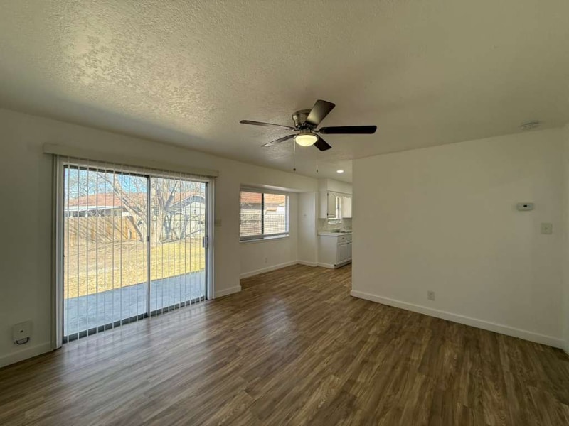 Building Photo - 5419 Lk Grv Dr