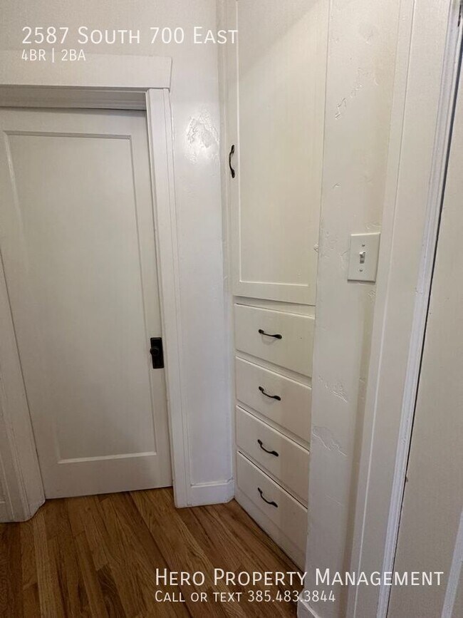 Building Photo - 2587 S 700 E