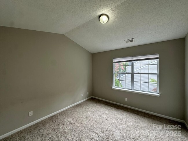 Building Photo - 626 Emerald Cove Dr