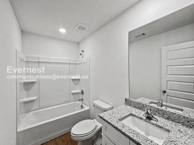 Building Photo - 440 Moonlight Cove