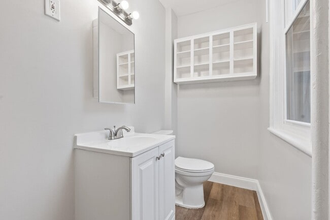 Building Photo - 20 Linden Ct