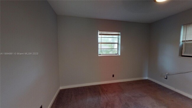 Building Photo - 404 NW 21st Terrace