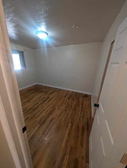 Building Photo - 183 W 1425 N