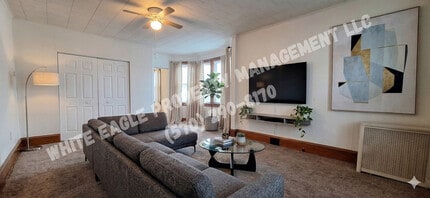 Building Photo - 315 William St