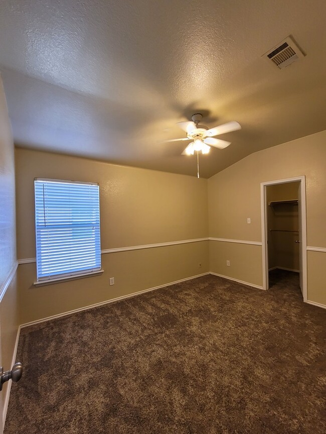 Building Photo - Stunning 3/2/2 in Forney Ready for move in