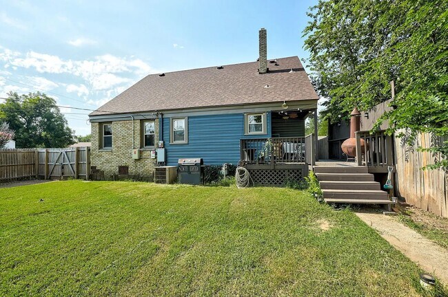 Building Photo - 3801 NW 25th St