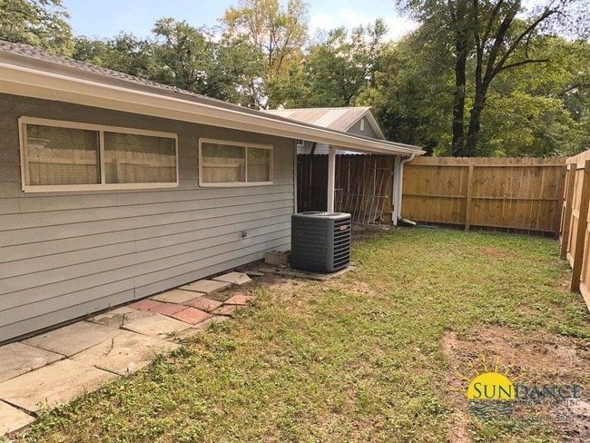 Building Photo - Renovated 2 Bedroom Home in Crestview