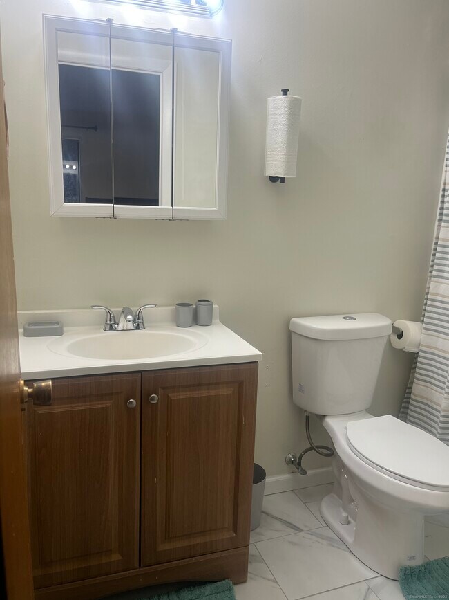 Building Photo - 244 High Path Rd