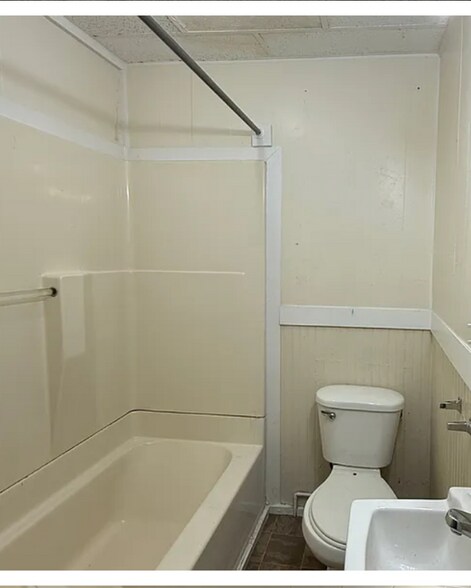 Building Photo - 325 Cumberland St