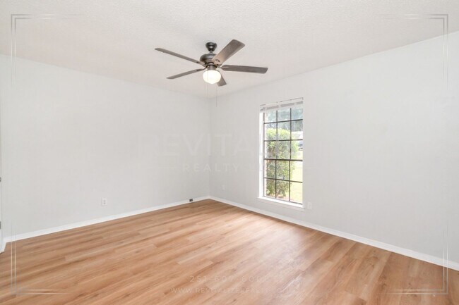 Building Photo - 5728 Post Oak Ct