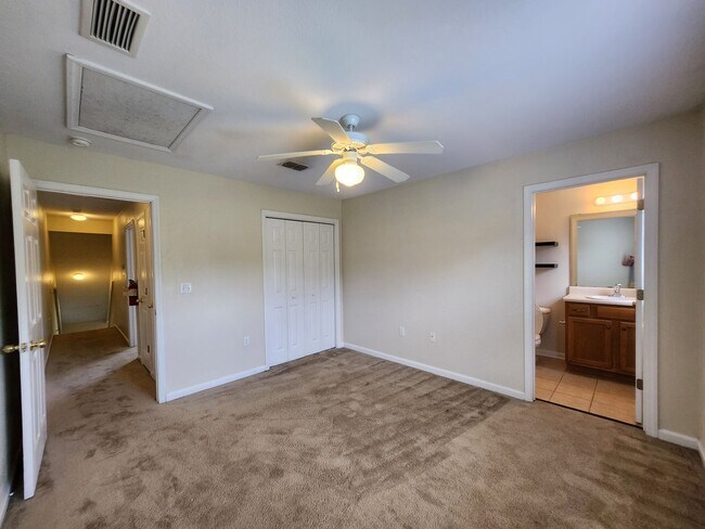 Building Photo - Large 3 bedroom town home with pool and gym for rent June 8, 2026 for $1650 per month