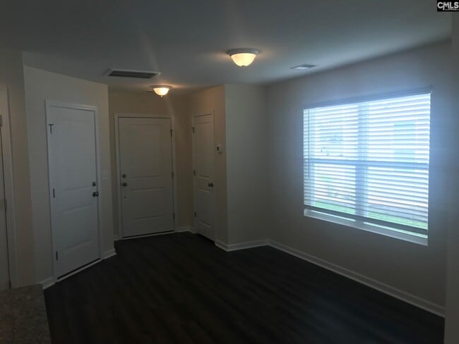 Building Photo - 1065 Roscoe Rd