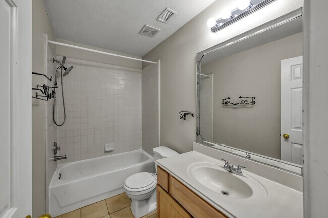 Building Photo - 319 Cape Conroe Dr