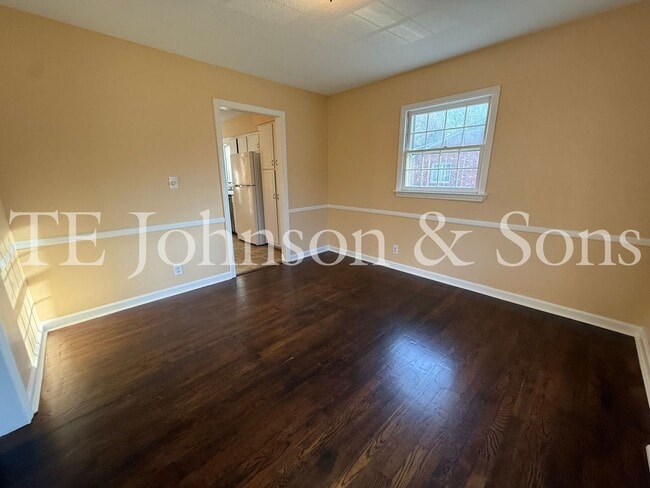 Building Photo - Spacious 4BR Home with Finished Basement, Screened Porch & Garage in Winston-Salem