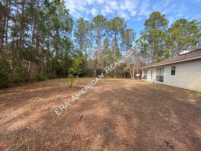 Building Photo - 2365 Hemlock Dr