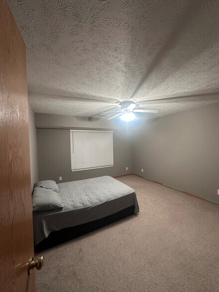 Building Photo - 15615 Sienna Ct