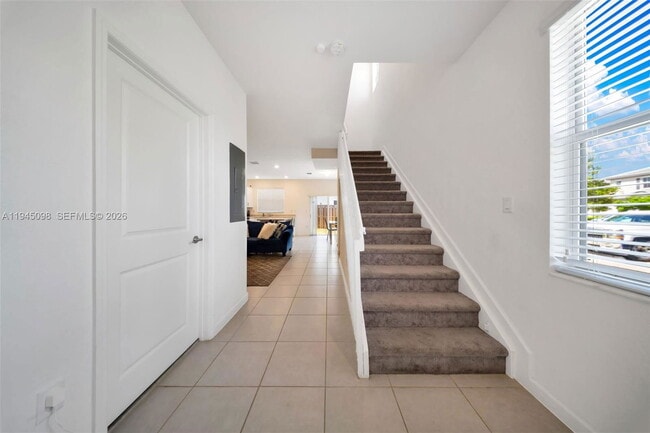 Building Photo - 2699 SE 19th St