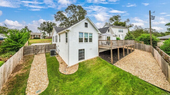 Building Photo - 1628 Pine Valley Rd