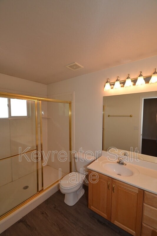 Building Photo - 584 W 760 N