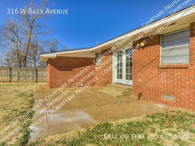 Building Photo - 316 W Bass Ave