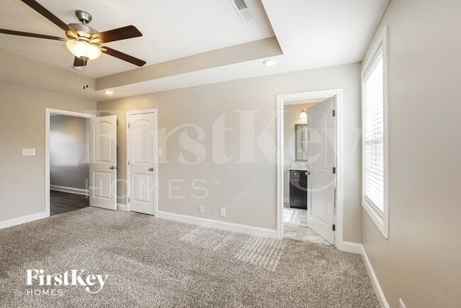 Building Photo - 305 Peterson Ln