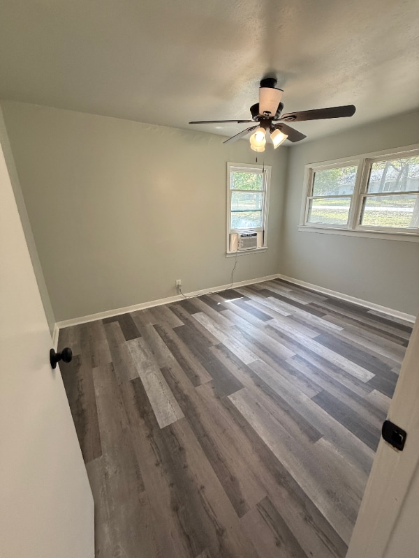 Building Photo - 920 Red Bud Dr
