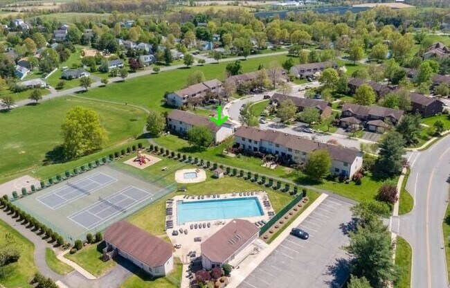 Building Photo - 17 Saxonney Cir