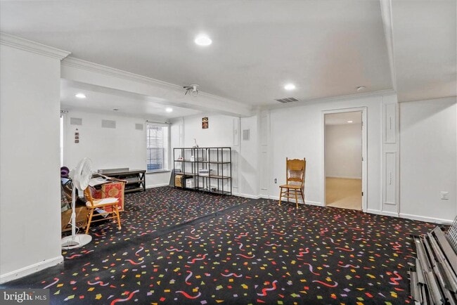 Building Photo - 301 Fontana Cir