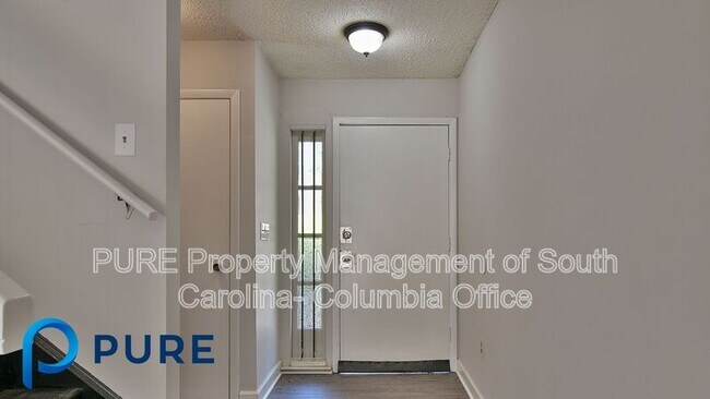 Building Photo - 521 Hickory Hill Dr