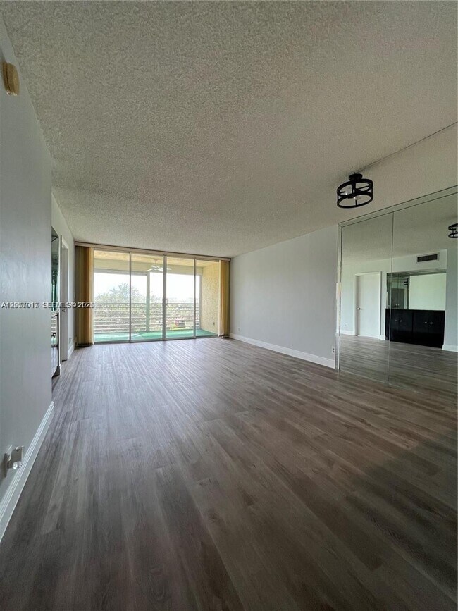 Building Photo - 9520 Seagrape Dr