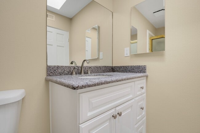Building Photo - 5321 Colodny Dr