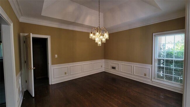 Building Photo - 5005 Johns Creek Ct