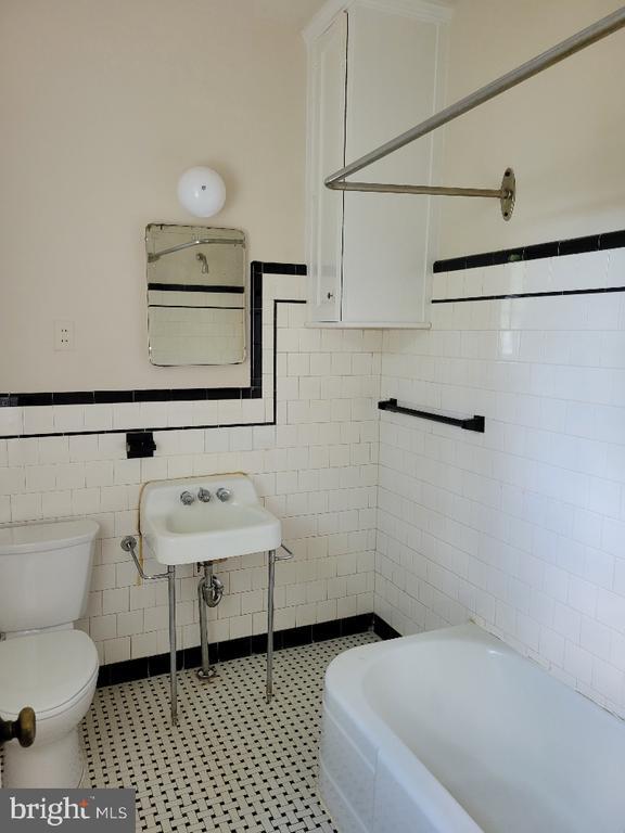 Building Photo - 1430 Franklin St