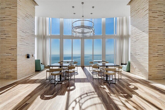 Building Photo - 15811 Collins Ave