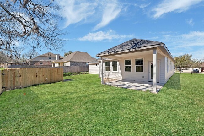 Building Photo - 939 Lake View Dr