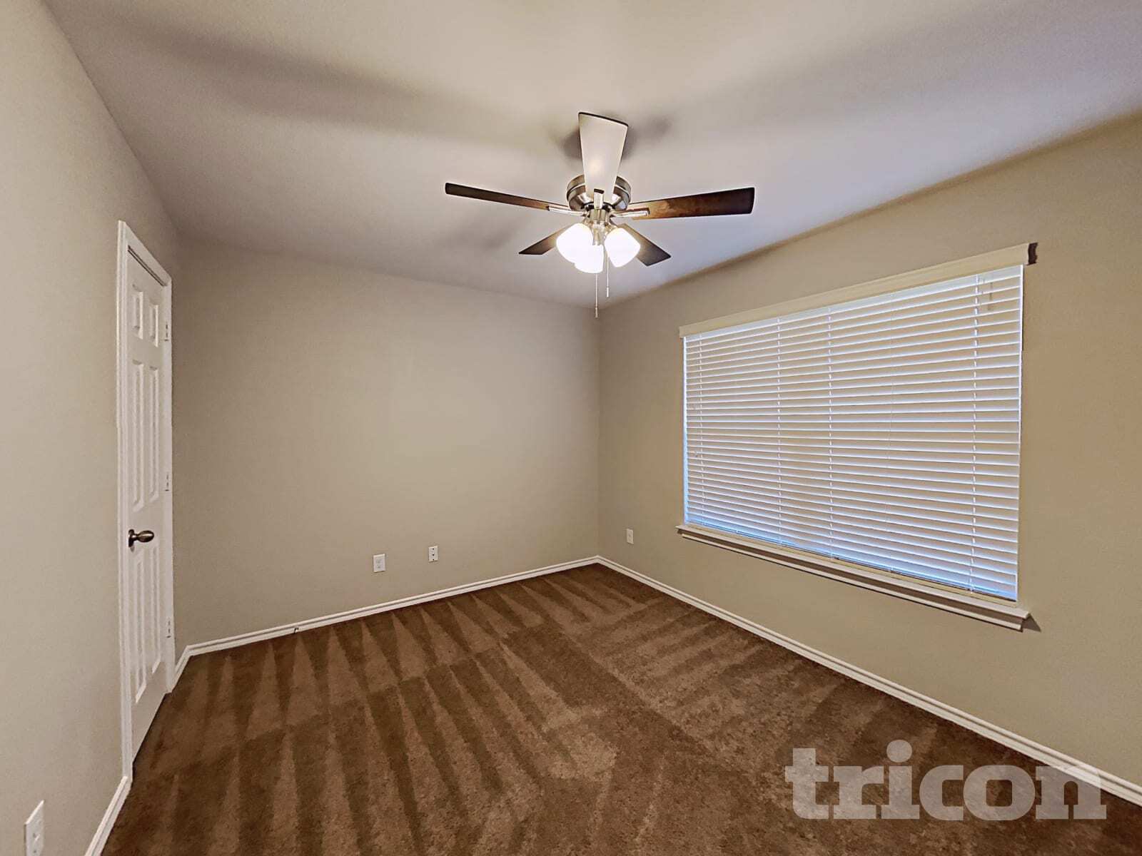 Building Photo - 1807 Kings Cross Dr